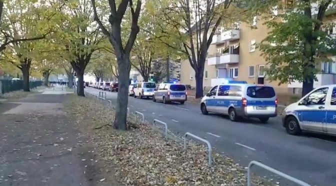 Berliner will Auskunft über Polizeifahrzeuge verlangen